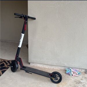 GoTrax Electric scooter